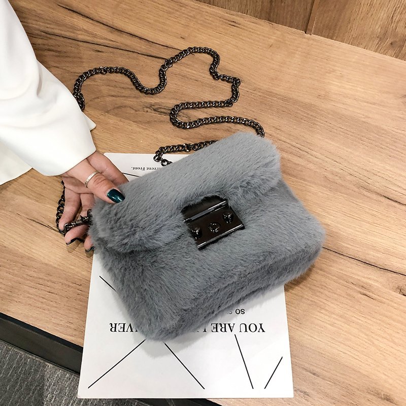 Autumn and Winter Shoulder Underarm bags Plush Pouch crossbody bags Women's All-match Furry Handbag small bags