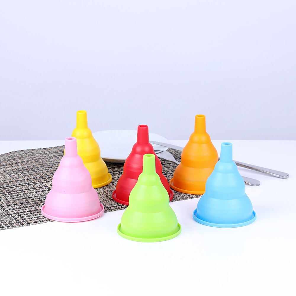 1 pc Kitchen Tool DIY Food-Grade Folding Silicone Funnel Household Liquid Dispensing Mini Funnel Random Color