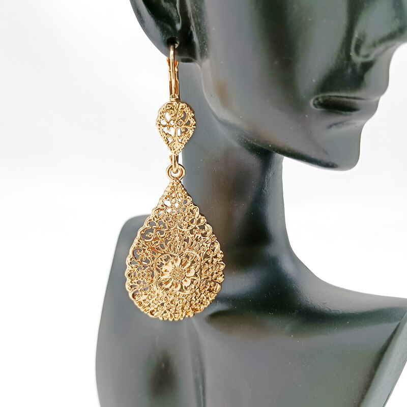 Marokkaanse Bruiloft Sieraden Set Bruids Haar Sieraden Metalen Golvend Draad Hanger Ketting Hollow Bloem Oorbellen Voor Vrouwen