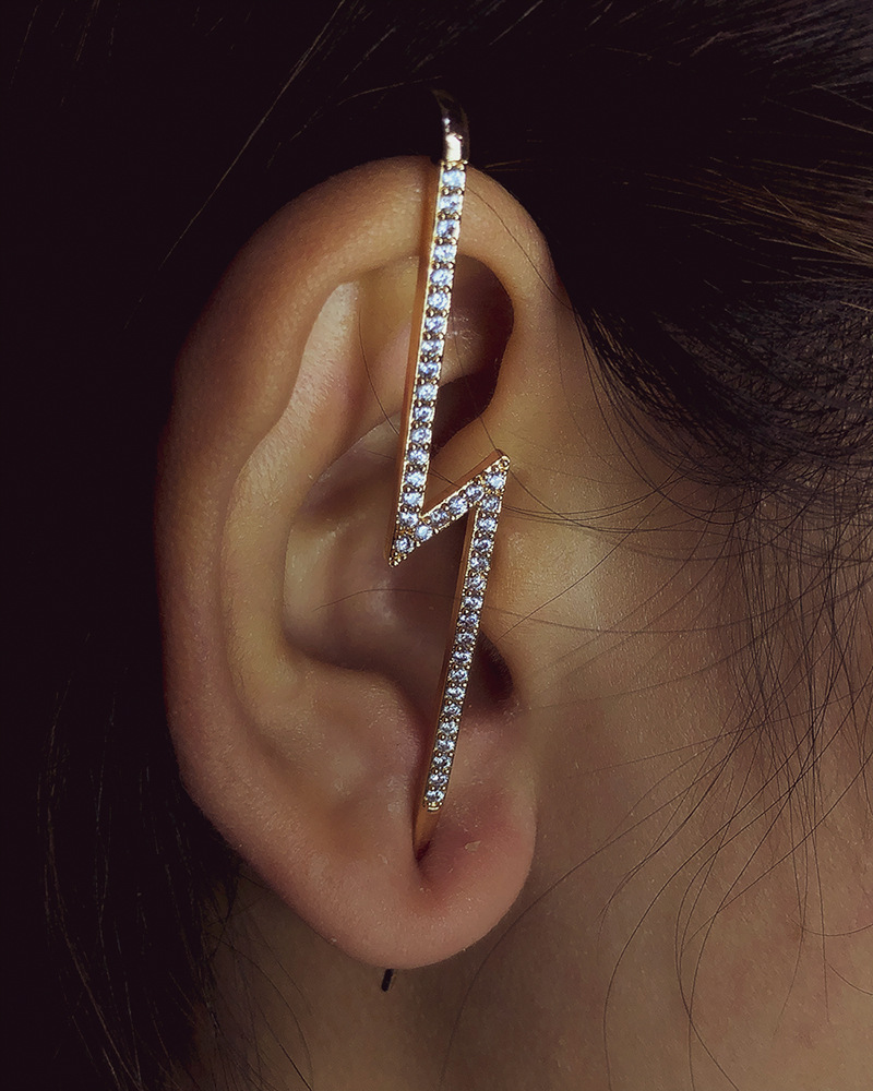 Nuevos pendientes de gancho sobre orugas con aguja para oreja para mujer, pendientes de perforación de circonio con incrustaciones de cobre Diagonal de aurícula envolvente/1 ud.: Chapado en zinc azul