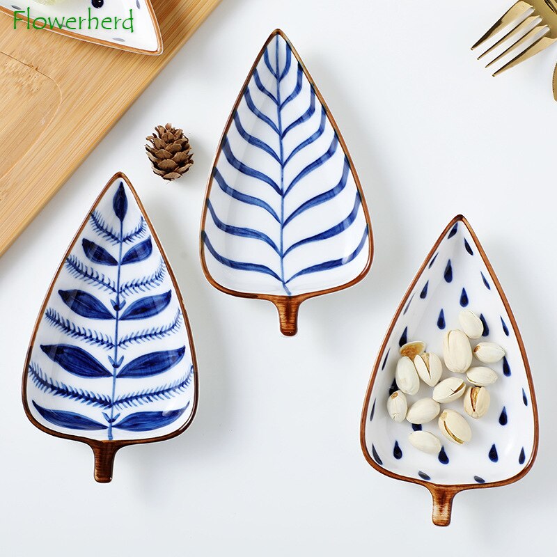 Japanese Leaves Plate Cute Gravy Boat Dish Baking Dish Cartoon Ceramic Household Taste Dish Pot Dipping Tableware