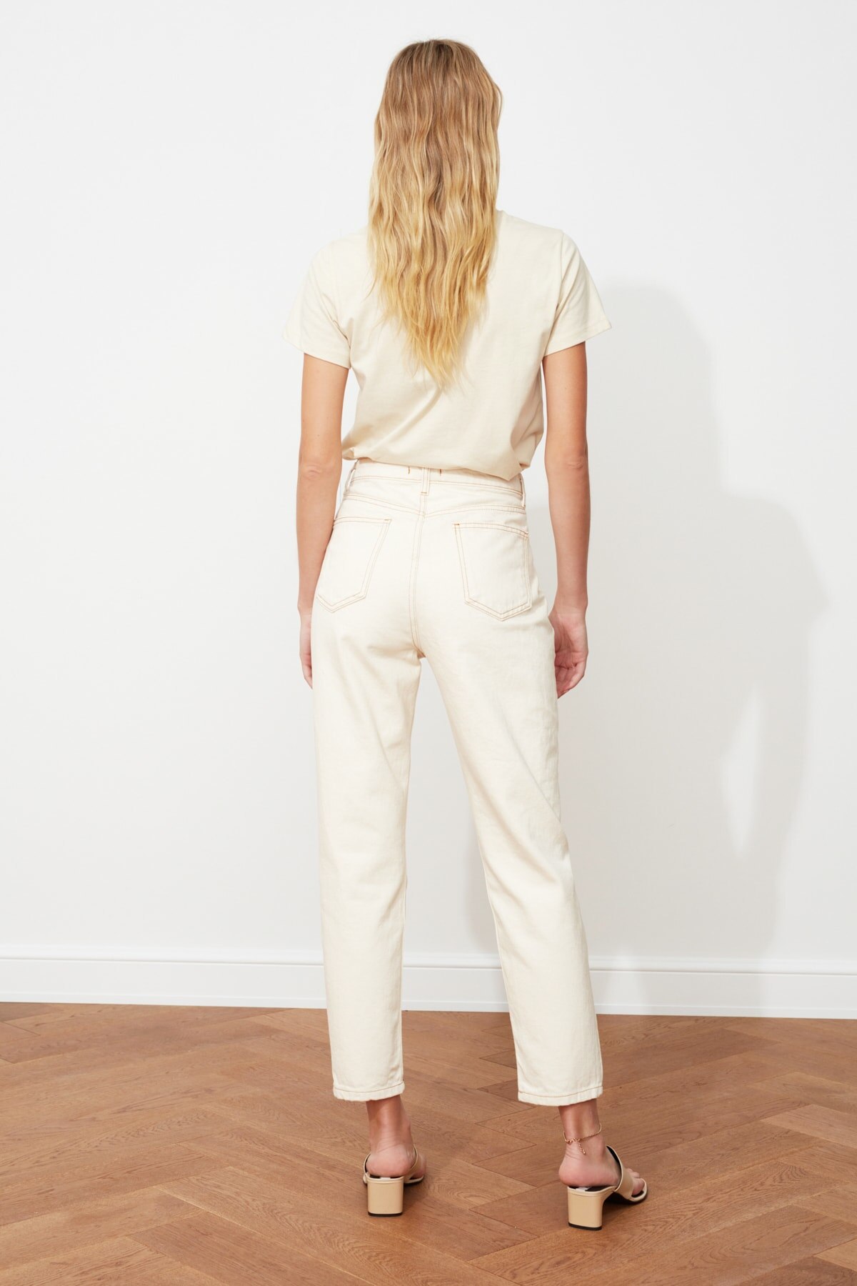 Trendyol Hoge Bel Mom Jeans TWOSS20JE0200