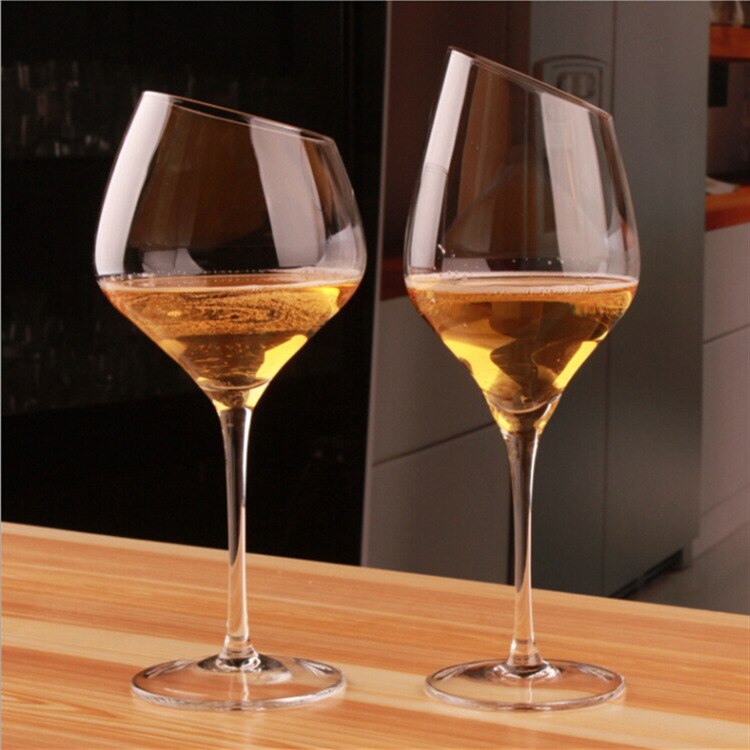 Skrå klar rødvinkop skråt rødvinsglas højfodsglas almindeligt vinglas burgunder kop ølkop drikkeglas