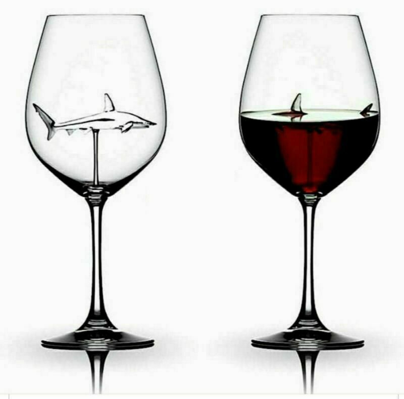 Red Wine Glass Built-in Shark Goblet Crystal Glass Dinner Decorate US Glass Drinkware