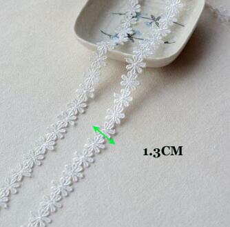 Cinta de encaje de margaritas pequeñas de poliéster, exquisita cinta de encaje artesanal para ropa de bebé, accesorios de vestido, 1,3 cm de ancho, rosa, verde, morado, amarillo, 2Y: No9