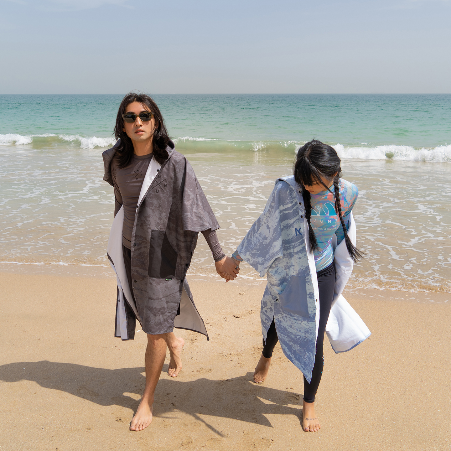 nu-Juni Surfen-Poncho-Handtuch für Erwachsene, leicht, schnell trocknend, Strandmode, wasserdicht, Wickelmantel zum Schwimmen, Surfen, mit Kapuze