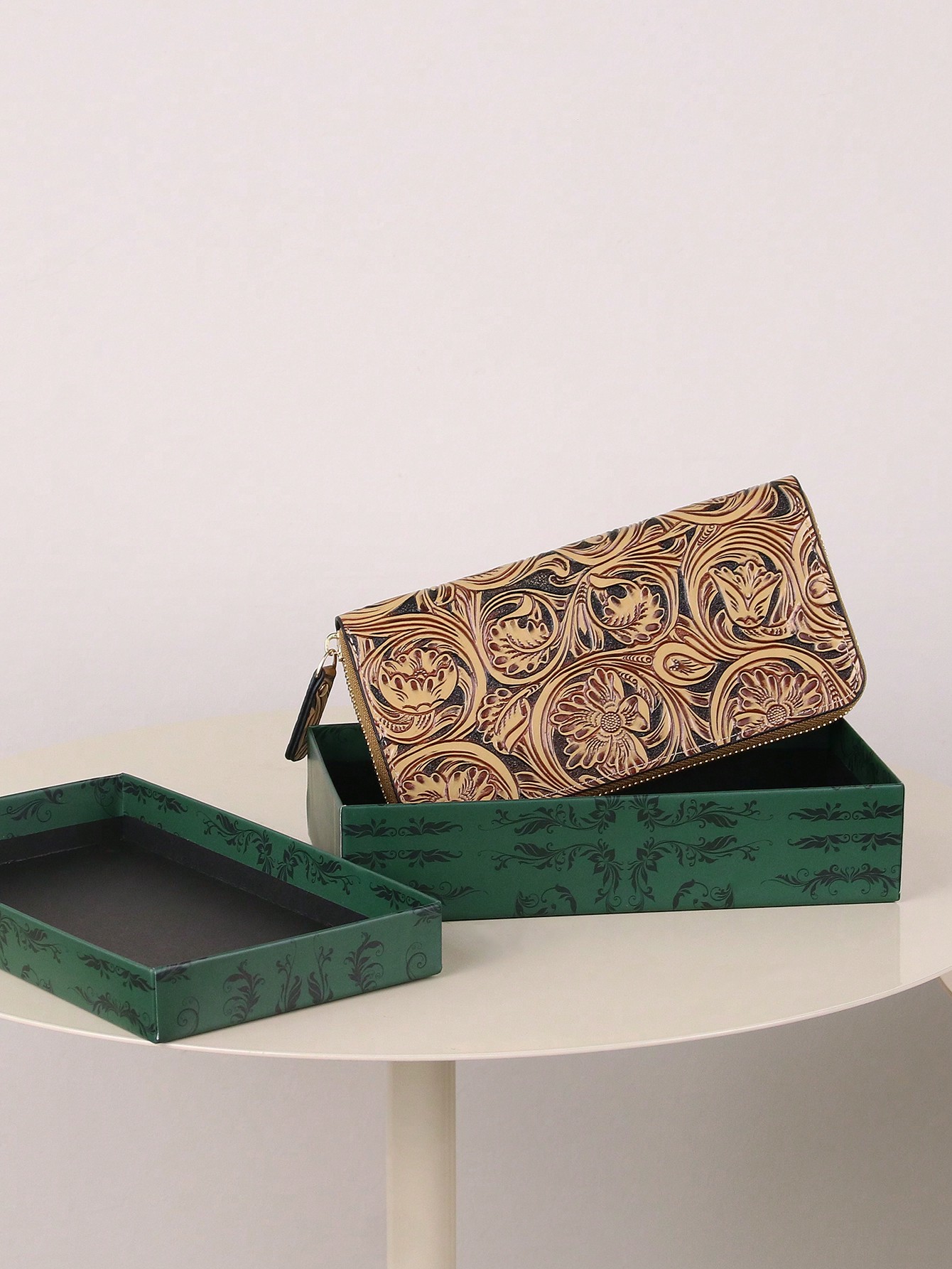High-end retro carved long women's wallet, fashionable and leather carved flower wallet clutch, can hold mobile phone, m: Yellow