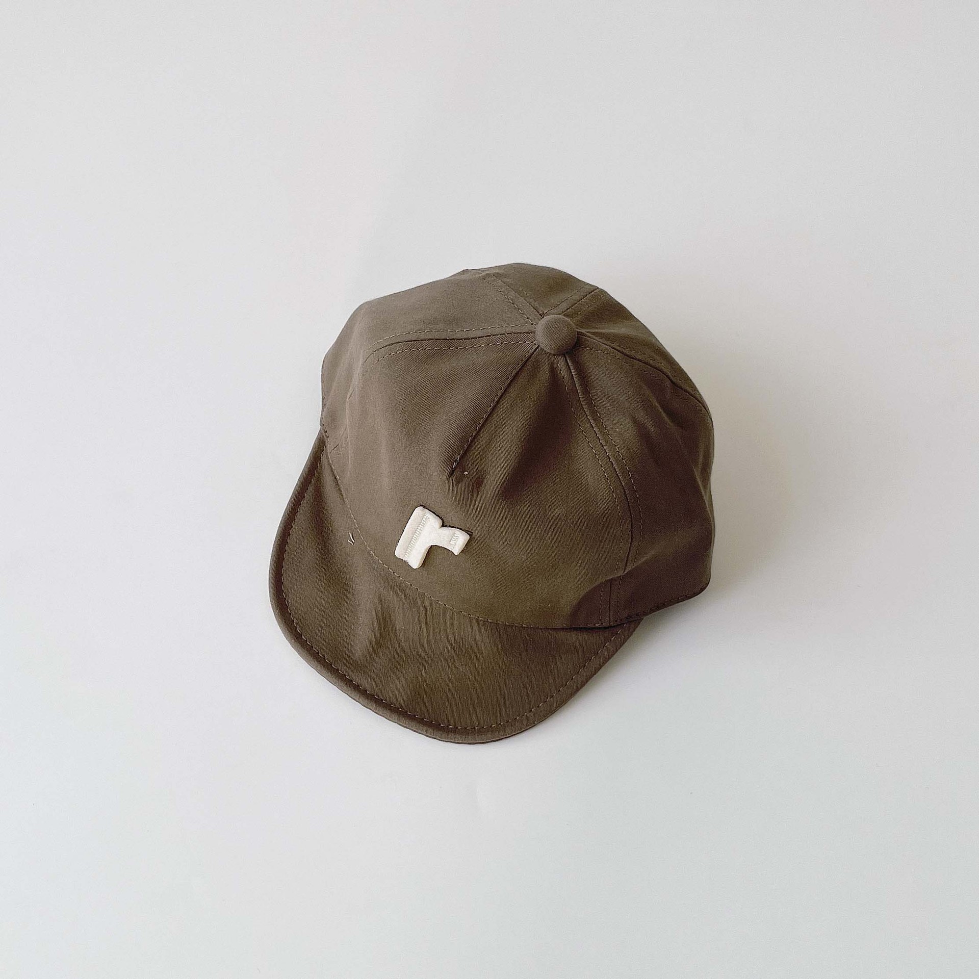 Primavera verão ins estilo 0-2 anos bebê meninos moda bonés crianças simples letras macio brims bonés de beisebol: Dark Brown