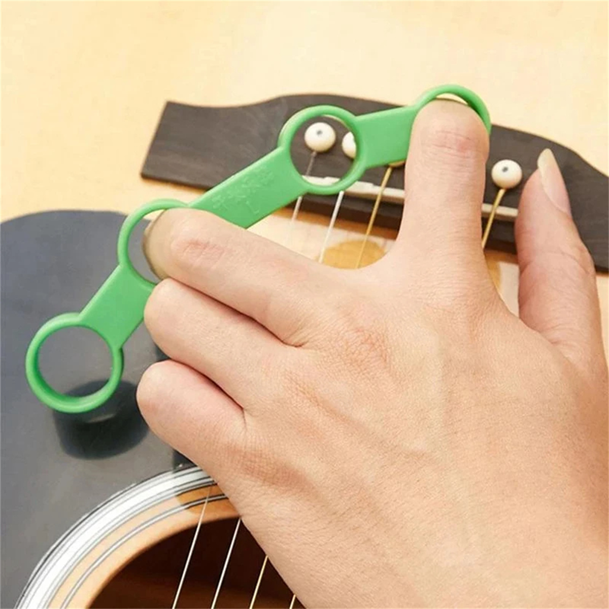 Musikinstrument Finger Expander Gitarre Ausbildung Spanne Trainer Erweiterung Trainer Werkzeug Anfänger Zubehör Hand Trainer