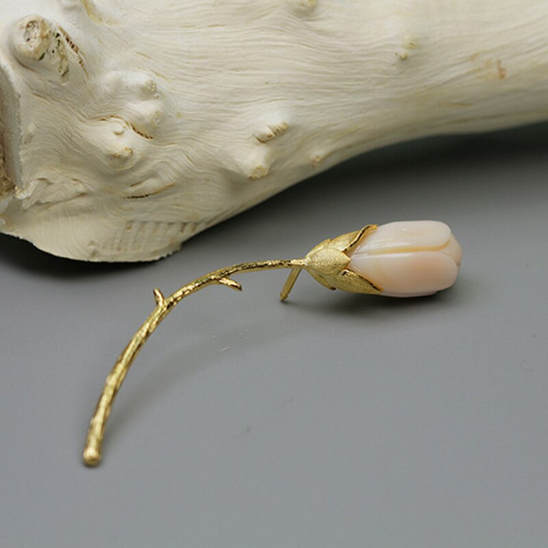 Brosche mit natürlicher roter koralle und magnolienblüte , 925 broschen aus sterlingsilber für damenschmuck