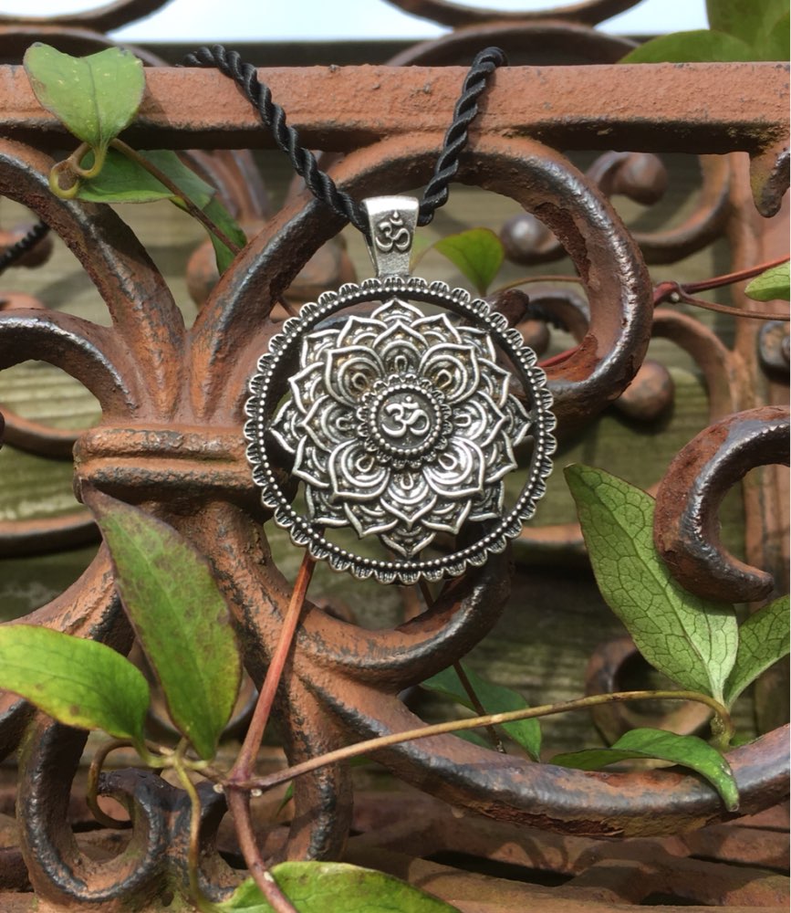 SanLan flower Pendant Prosperity Mandala Talisman Wealth & Good Luck Necklace men