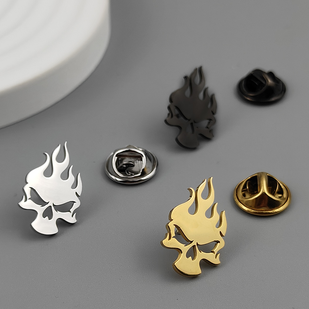 Classic Skull Fire Symbol Brooches for Men Punk Stainless Steel Danger Sign Badge Pin Brooch Hip Hop Rock Party Accessories