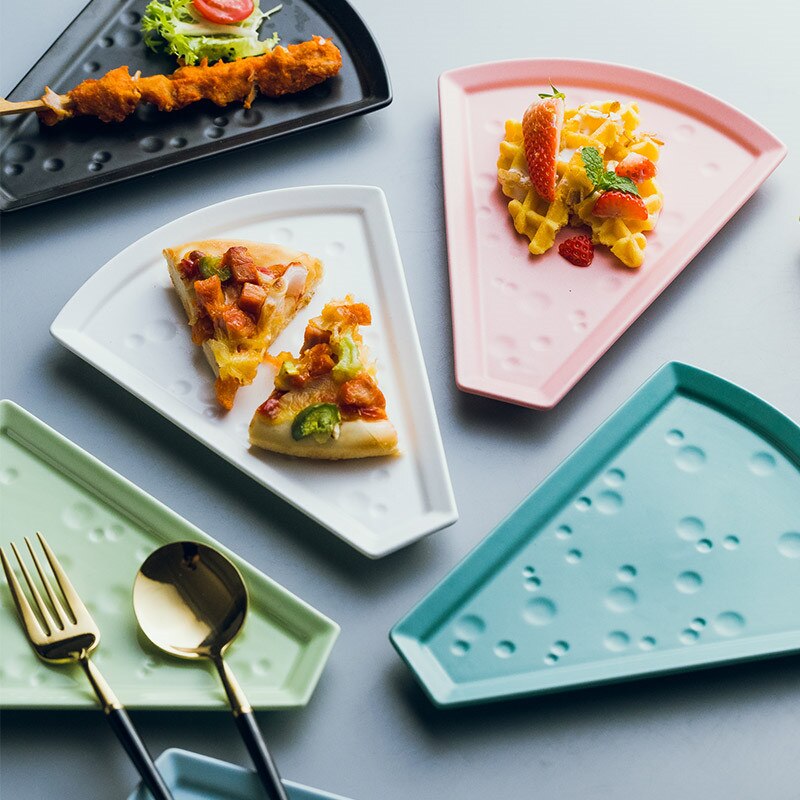 Nordisk keramik pizza tallrik porslin servis restaurang dessert tårta ost bakplåt oregelbunden frukt mellanmål fat
