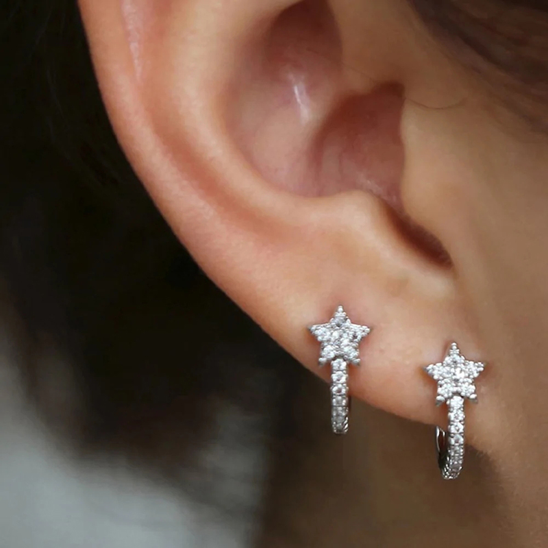 Huitan moda estrela hoop brincos com deslumbrante cz simples elegante acessórios de orelha para mulheres cor prata requintado meninas jóias