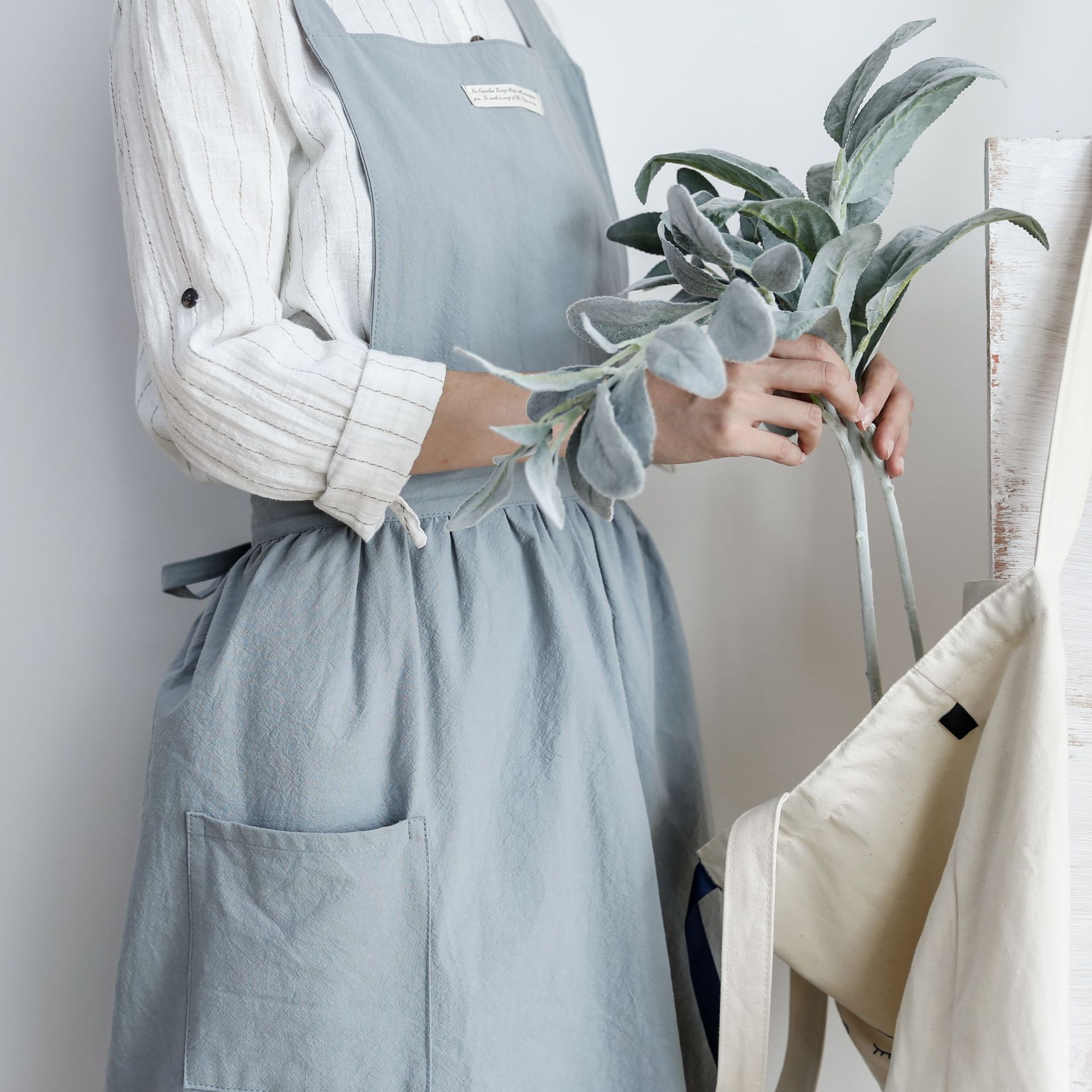 Verano algodón Simple de delantales de mujeres impermeable Antifouling hogar delantal cocina peluquería jardín: Blue B