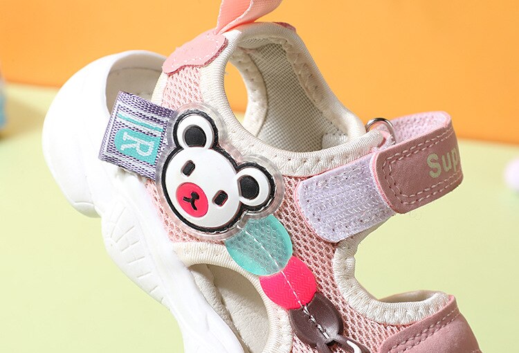 Los niños sandalias novedad de verano bebé niño Sandls niños y niñas Anti-kick suela suave playa Casual Sandaks niños sandalias