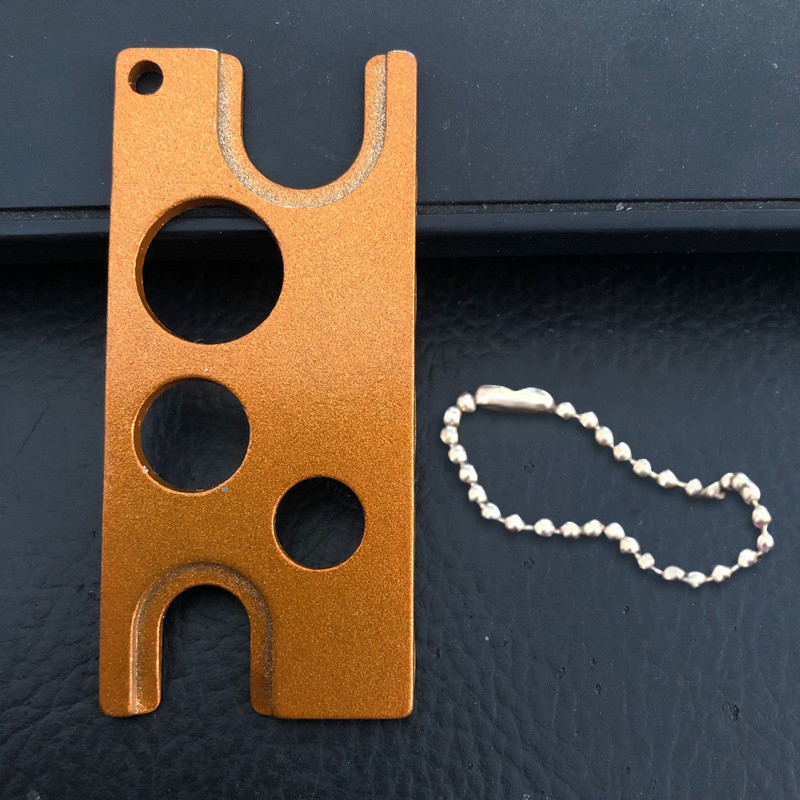 Yomdid æteriske olier åbnerfjerner til rullekugler og hætter flaskeåbner metalproptrækkerværktøj køkkengadgets: Orange