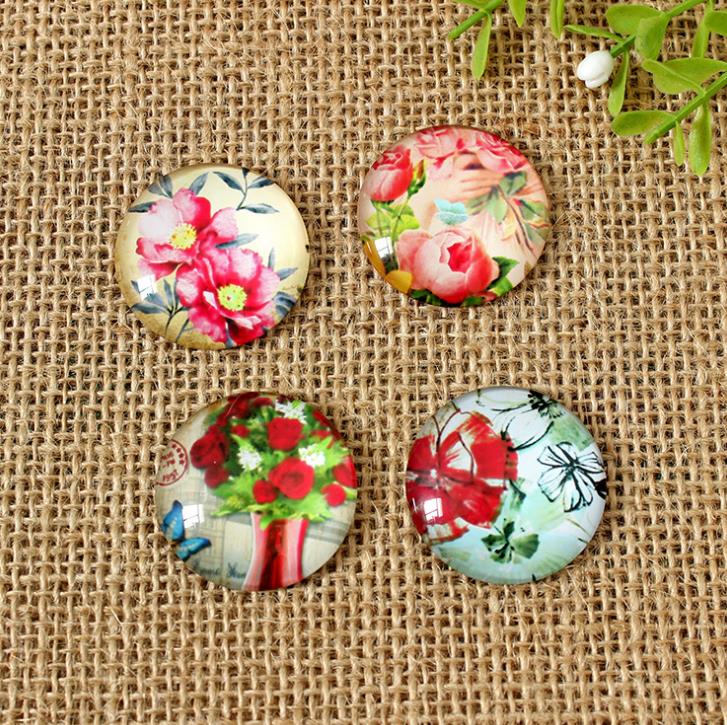 Hoe Te Om Uw Eigen Kandelaar Van Onnodige Glas Of Plastiek En Glaskiezelstenen Maken Stap Voor Kerstmis Binnenlands Decor Image130456575
