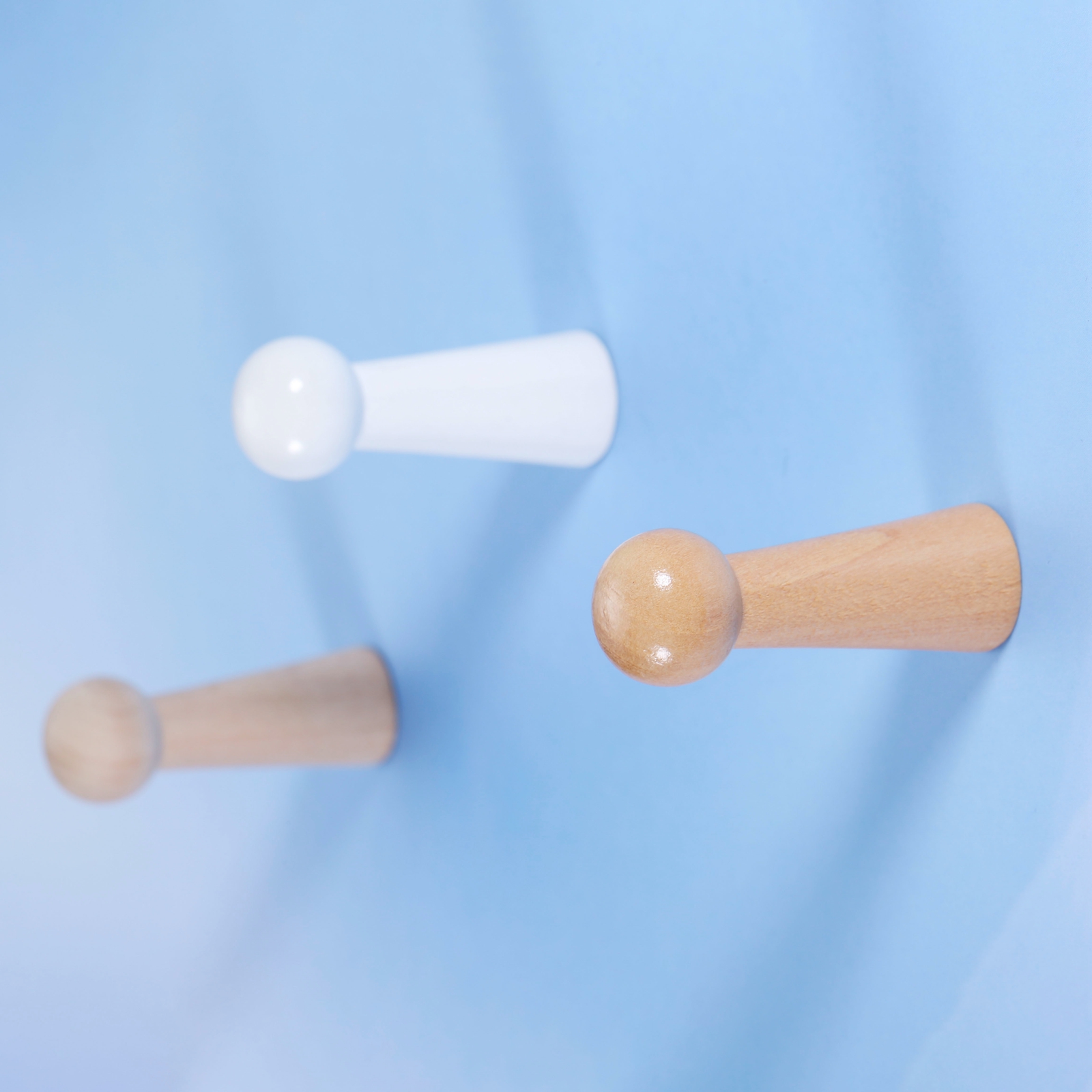 2 Stuks Houten Peg Hangers 50Mm Eenvoudige Pop Vormige Decoratieve Opknoping Jas Handtas Handdoek Muur Gemonteerde Haken Rack M3 Gat En Schroeven