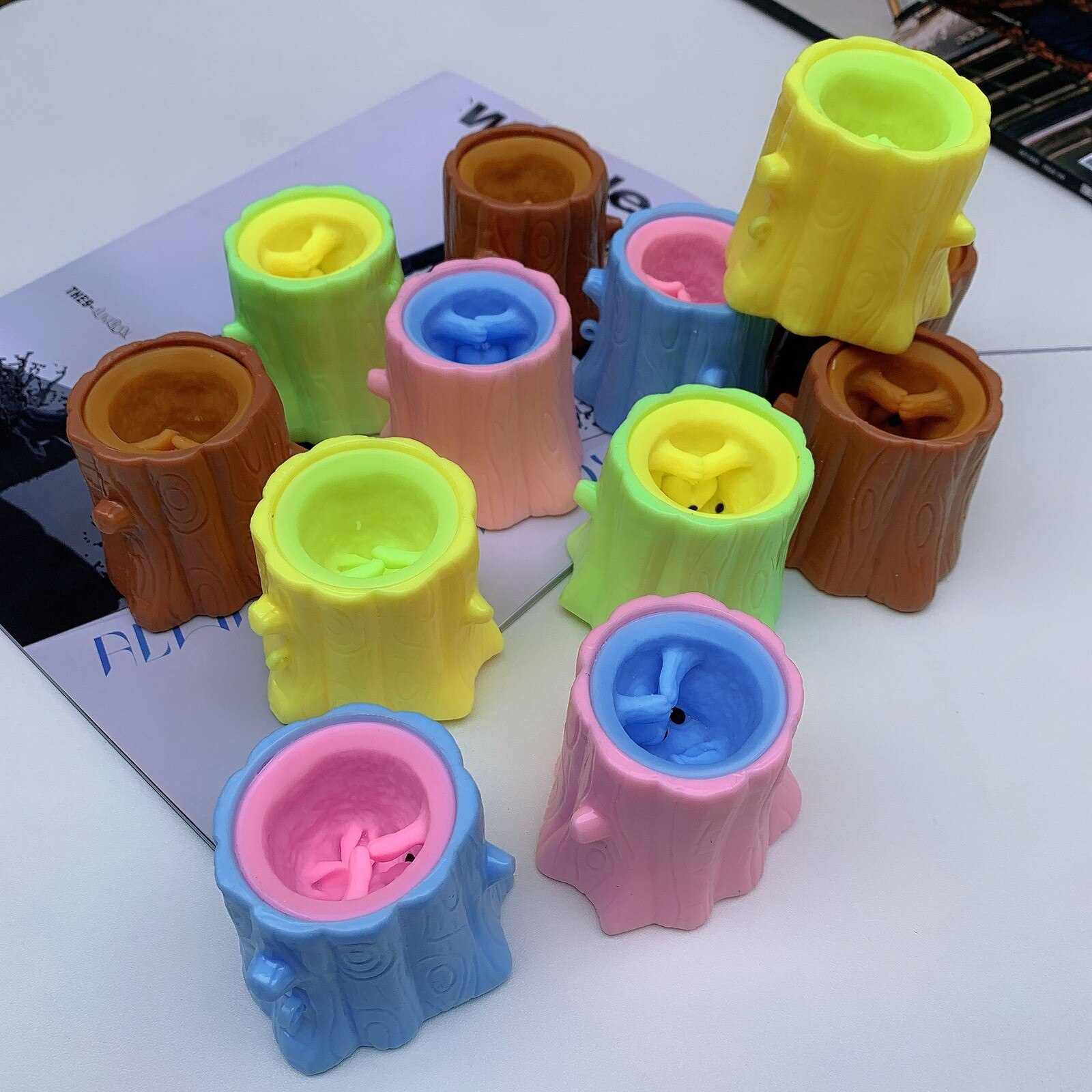 Color Squirrel Cup Office Decompression Squirrel Stump Stress Reliever Office Home Toys Fidget Toys Cup Strange Toys