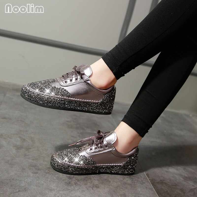 Printemps baskets femmes appartements strass Bling chaussures décontractées dames paillettes couleurs mélangées bout rond à lacets chaussures de danse