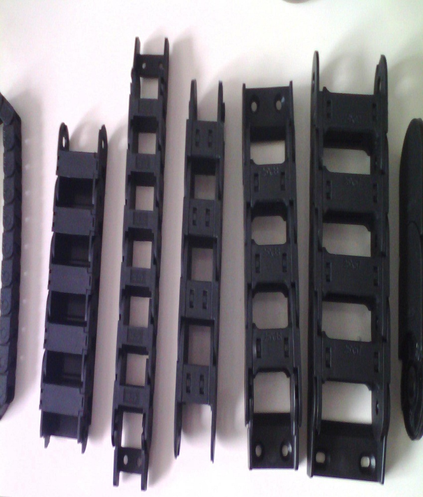 Łańcuch energetyczny z tworzywa sztucznego typu 15 x 15 20 30 40 50 mm , otwarty/półzamknięty, robić maszyny cnc