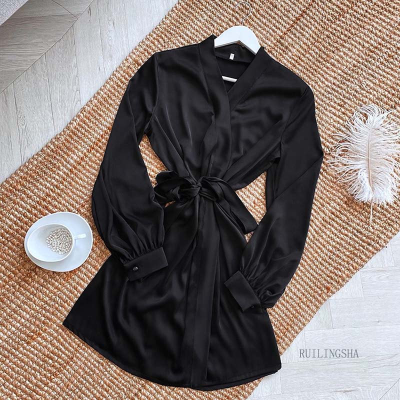 Lantaarn Mouw Bourgondië Robes Vrouwen Satijn Zijde Gewaad Pure Kleur Lange Mouwen Winter Nachtkleding Sexy Gewaad Zwart Wit Herfst: L