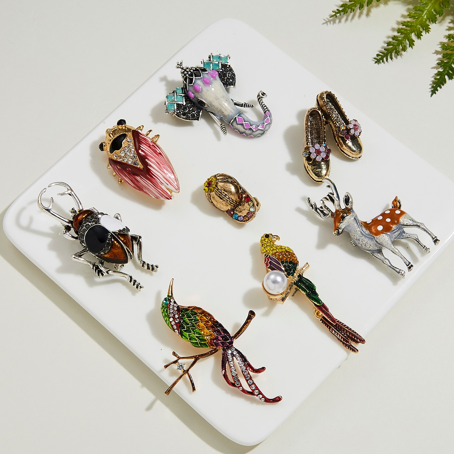 Rinhoo Pins Brooches Christmas Deer Elephant Parrot Small Birds Animal Brooch Beetle Cicada Insect Pin Hat Shoes Clothes Badge