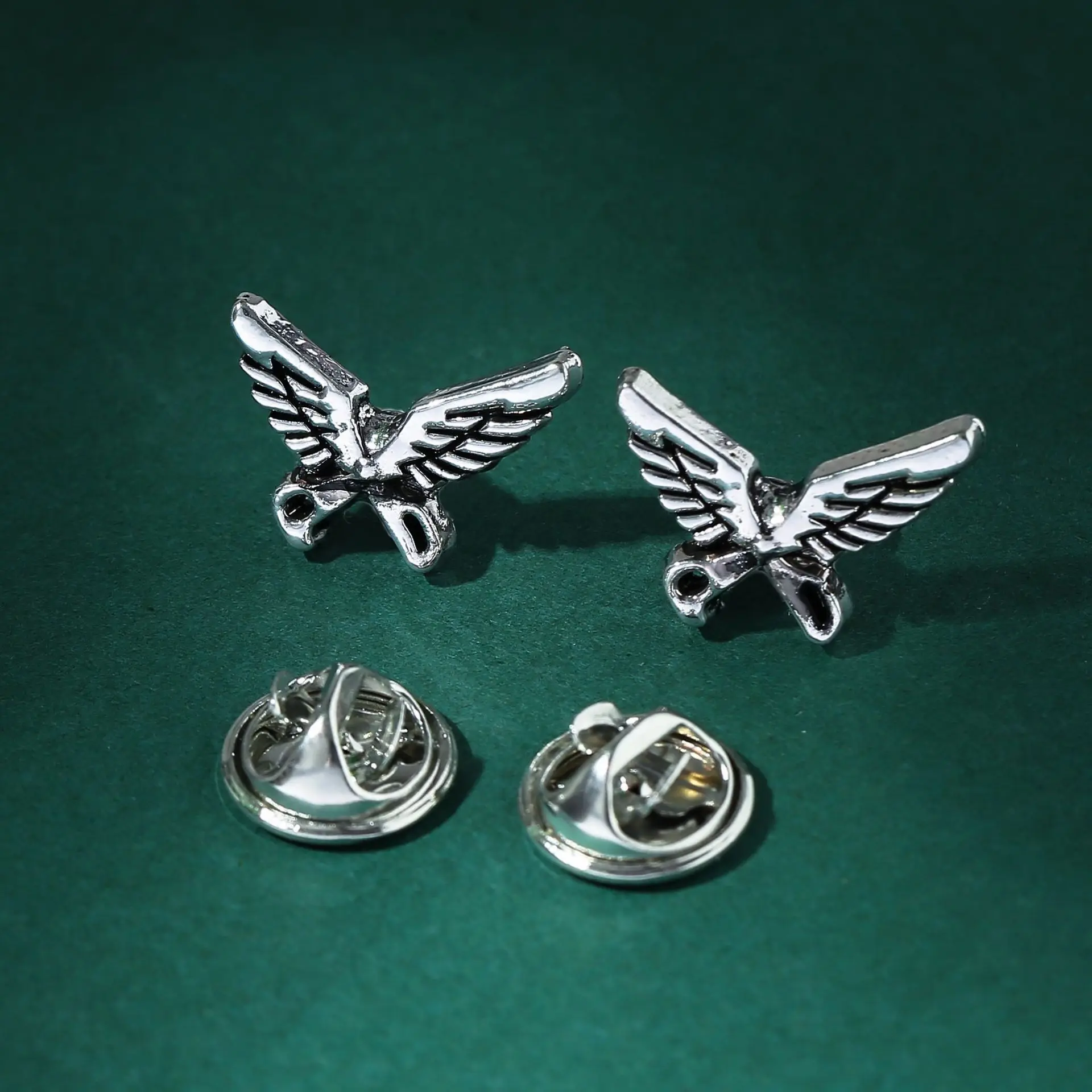 Koreaanse Ster Anker Beooch Bee Insecten Revers Pin Mannen Pak Kraag Pinnen Mode-sieraden Badge Accessoires: Blue White Zinc Plated