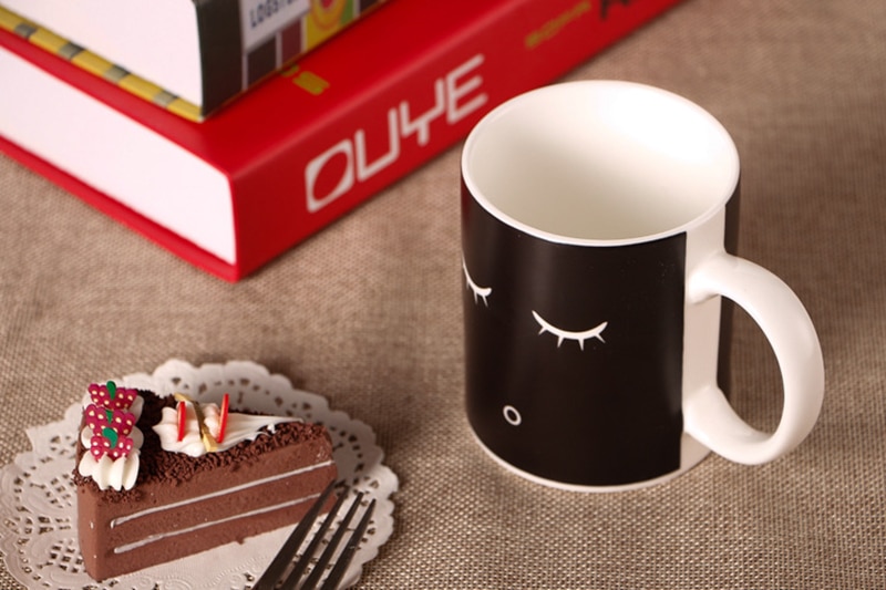 Cute smile Heat Changing Mug Color Cup Coffee Sensitive Home Magic Tea mugs Reactive Cold Ceramic Coffee Tea Cup