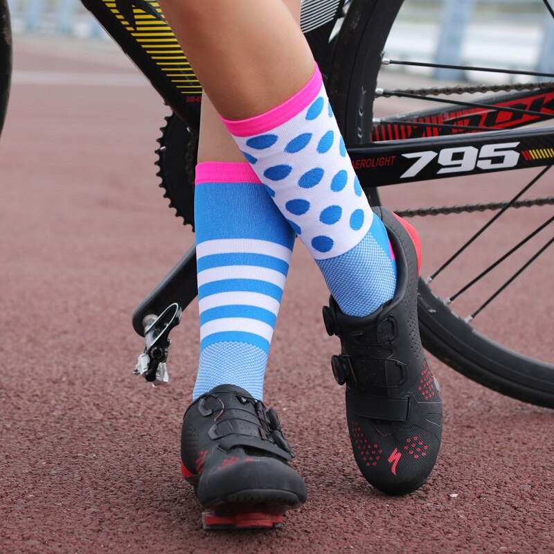 Chaussettes de cyclisme en Nylon pour hommes et femmes, chaussures de sport, taille royaume-uni, respirantes, hauteur des genoux