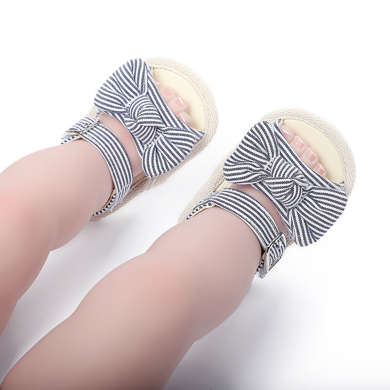 ¡Novedad de ! Sandalias informales para niñas. Zapatos planos antideslizantes con suela suave para niños pequeños. Primeros zapatos de andar para niñas de verano.