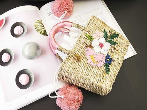 Sommar liten väska semester handbroderad mini handgjord stråväska crossbody semesterväska: Liten rosa