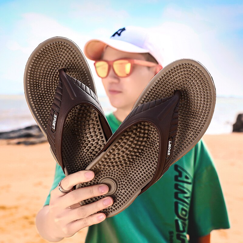 Infradito da spiaggia pantofole da uomo estive sandali da massaggio scarpe Casual da uomo comode 2022 moda uomo infradito calzature di vendita calde