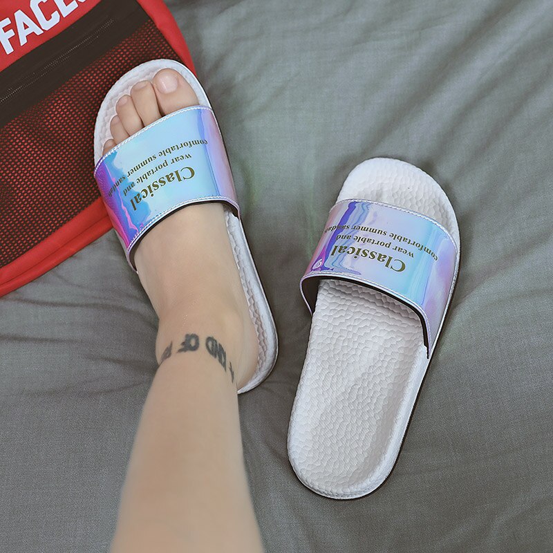 Sommar svarta tofflor herr halkfria tofflor herr mjuka bekväma blanka tofflor koreanska glitterskor zapatos de verano