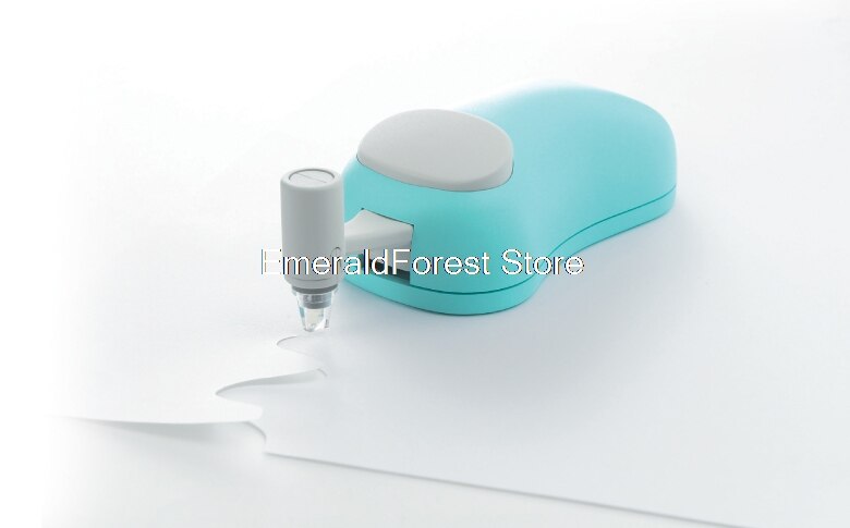 The curve can also cut the paper cutter smoothly. Japanese prize stationery, safety cutters.