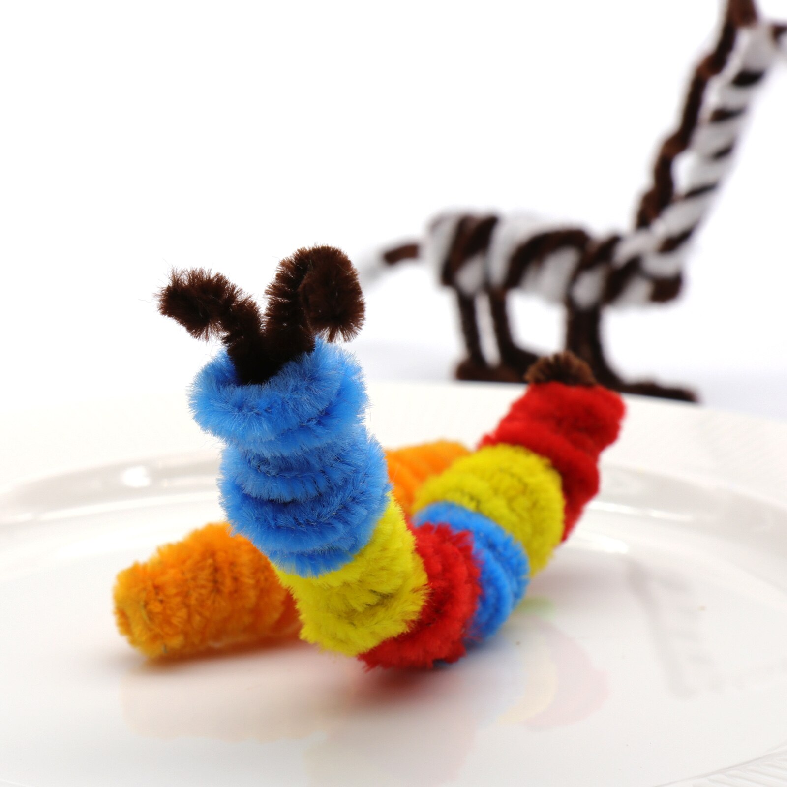 100 stuks handgemaakte gekleurde wollen worteltop draaiende staaf handmatige pluizige staaf ijzerdraad pluche doe-het-zelf speelgoed babydecoraties