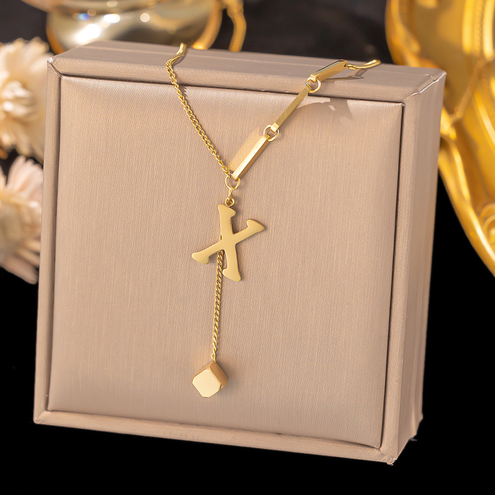 Collar con colgante de acero inoxidable con letra inicial para mujer, cadena de Color dorado a la , collares de clavícula con alfabeto de A-Z, de joyería: Plata antigua plateada