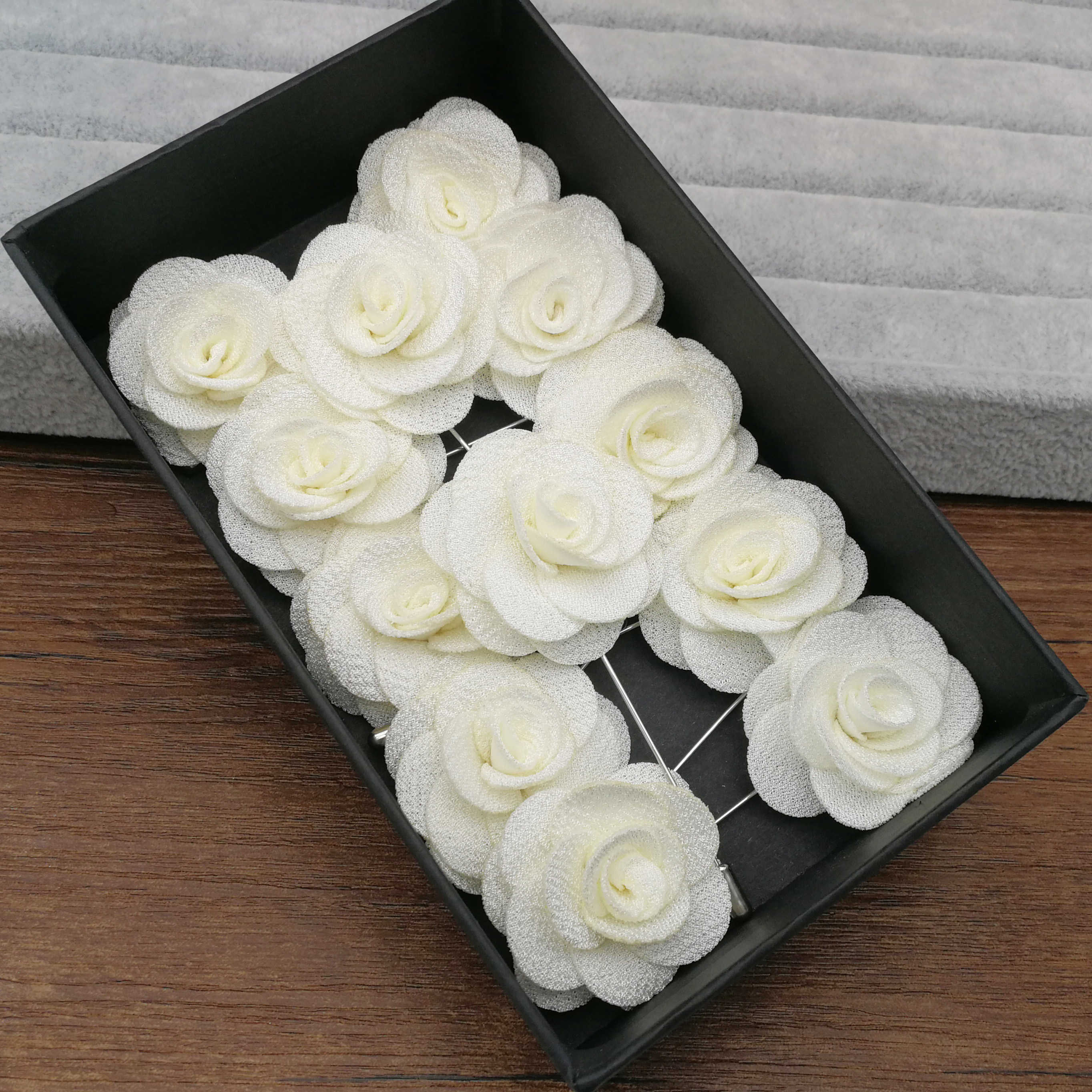 Broches à fleurs en tissu pour femmes, épingles de décoration pour costumes, épingles à revers pour hommes, accessoires pour costumes dans une boîte: Titane plaqué