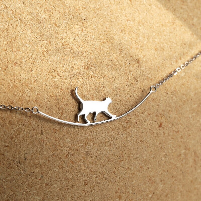 Personalità femminile Walking Cat collana con ciondolo simpatico gattino animale curvo semplice clavicola catena collane gioielli per feste