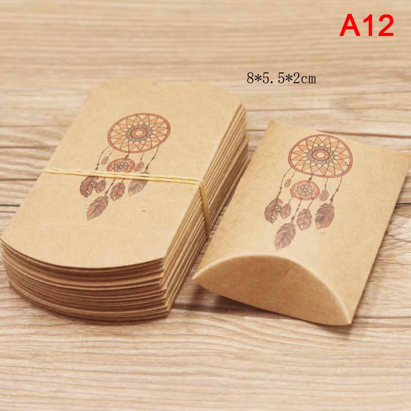 10Pcs Kraft Papier Doos Kussen Vorm Snoep Wedding Favor Supplies Dozen: A12