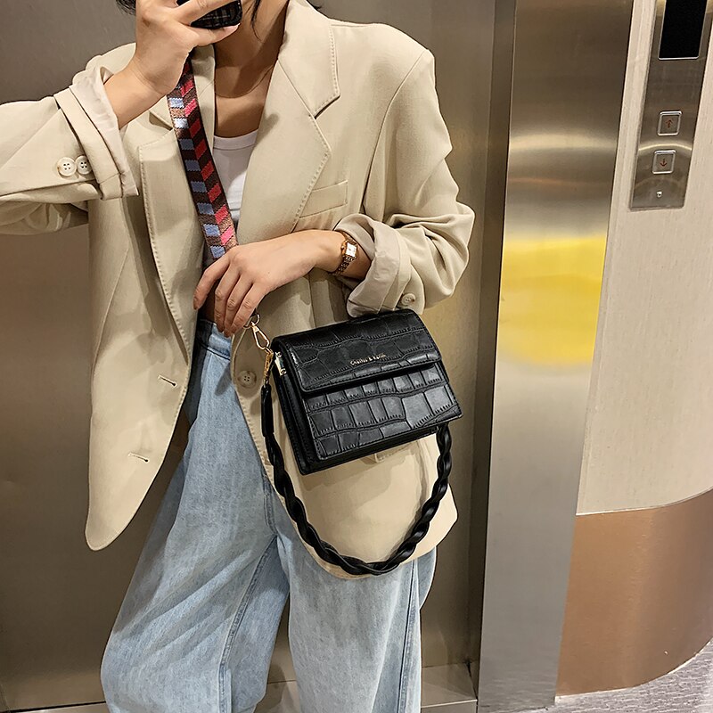 Moda tendência retro metal corrente ombro carteira novo couro mensageiro saco temperamento lazer ao ar livre multi-color bolsa de viagem