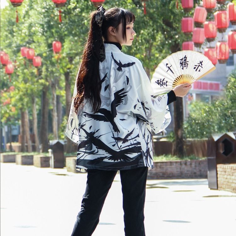 Cárdigan bonito Kimono Crow Surplices estudiante fino abrigo japonés suelto protector solar hombres mujeres verano ropa asiática Yukata camisetas