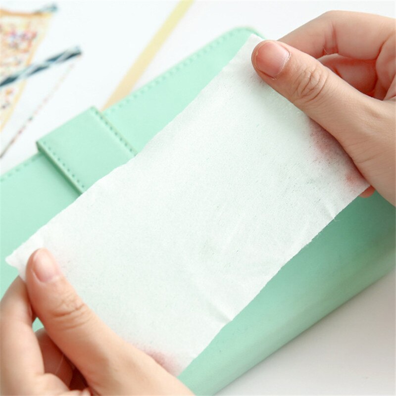 30pcs/Bottle Random Color Cute Cans Wet Wipes Removal-dirt Dust and Fingerprints Phone Cleaning Portable Travel Wet Paper Towel