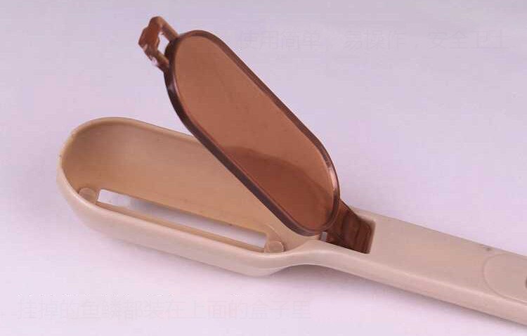 Cheap Useful 1Pcs kitchen tool cleaning fish skin fish scales brush shaver Remover Cleaner Descaler Skinner Scaler fishing tools