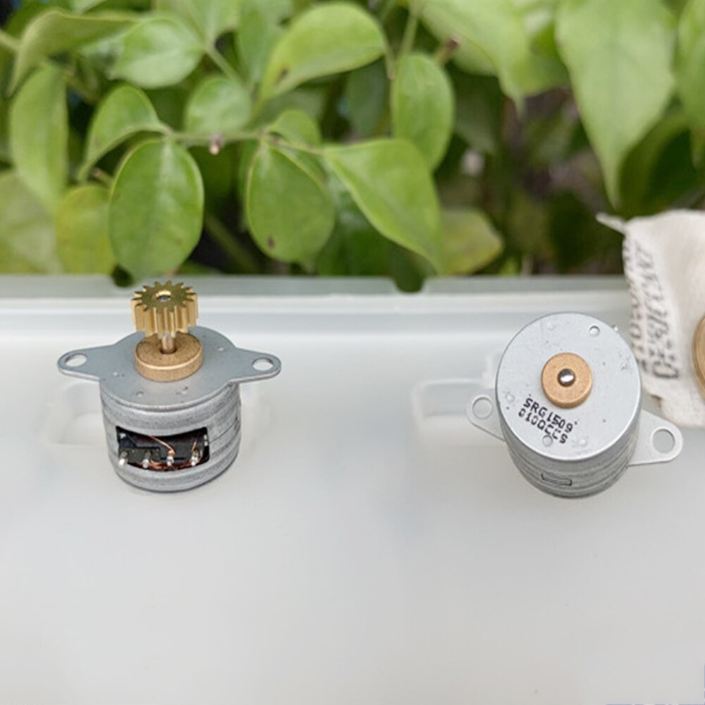 2PCS Mini 15mm 2-phase 4-wire Stepper Motor DC 3V-6V Micro Stepping Small 15 Teeth Copper Gear Miniature Electric Step Motor