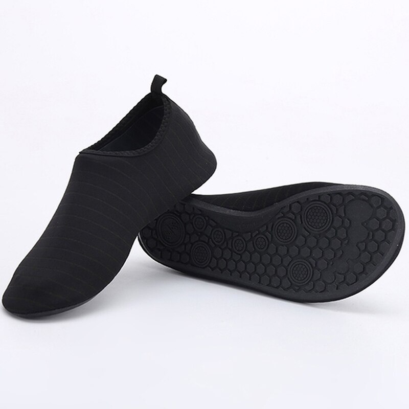 Mężczyźni kobiety buty do wody buty do pływania jednokolorowe letnie buty na plażę skarpety nadmorskie tenisówki kapcie dla mężczyzn Zapatos Hombre: Black / M