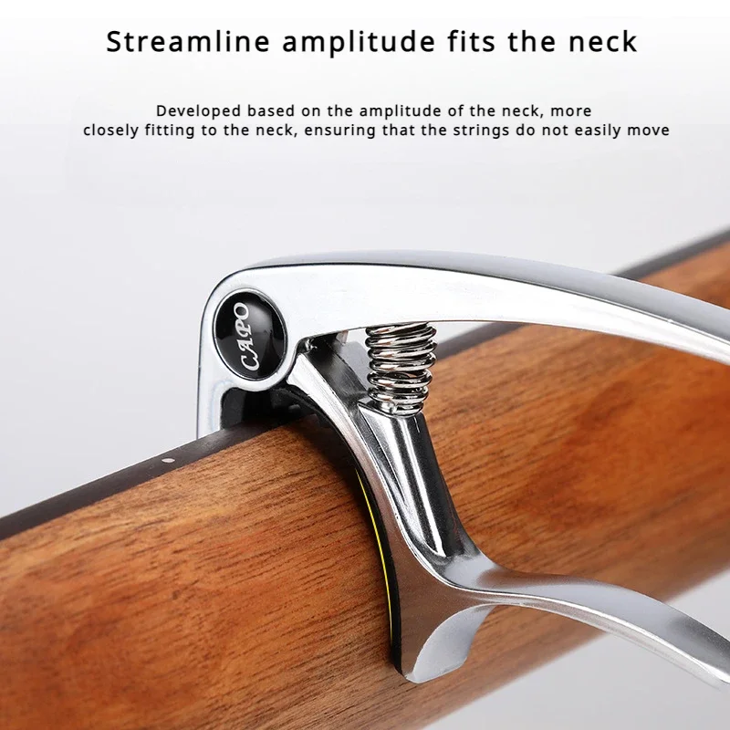 Ausgezeichneter Metall-Gitarren-Kapodaster, Einstellclip, Gitarren-Kapodaster für akustische E-Gitarren, Bass, Ukulele mit Plektrenhalter, 1 Stück