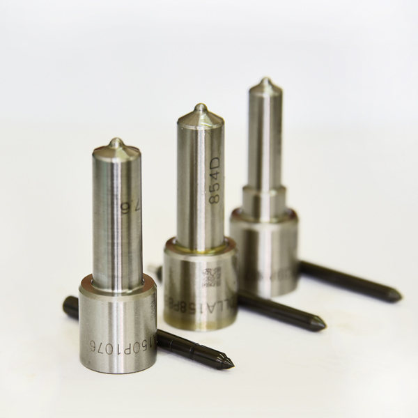 eingine injector nozzle DSLA128P1510 0433175449 for 0445120059