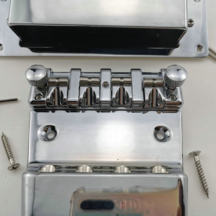 Rickenbacke 4003 części basowe, 4 struny przetworniki basowe i akcesoria sprzętowe mostu